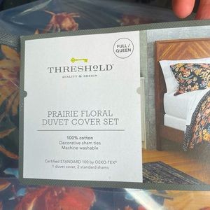 NWT Threshold Prairie Floral Duvet Set Full/Queen